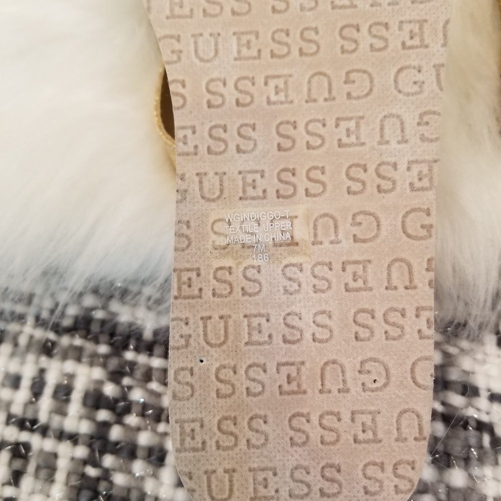 🌻🌺🌻GUESS BOW FLIP FLOP WEDGES!! - Picture 5 of 7